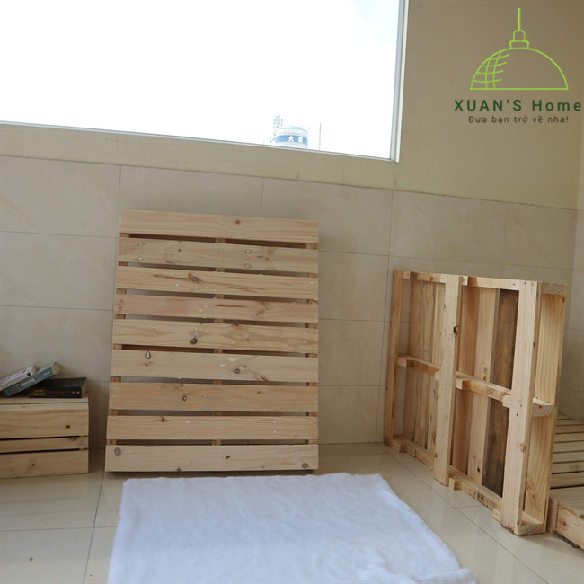 Lắp ráp giường ngủ pallet